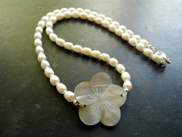 Preview: Kette, weiß, Braut, Süsswasserperlen, Blüte, Perlmutt, Hochzeit